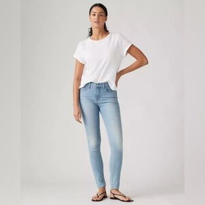 NWT Womens Levi’s 311 Shaping Skinny Jeans Light Wash - Size 34
